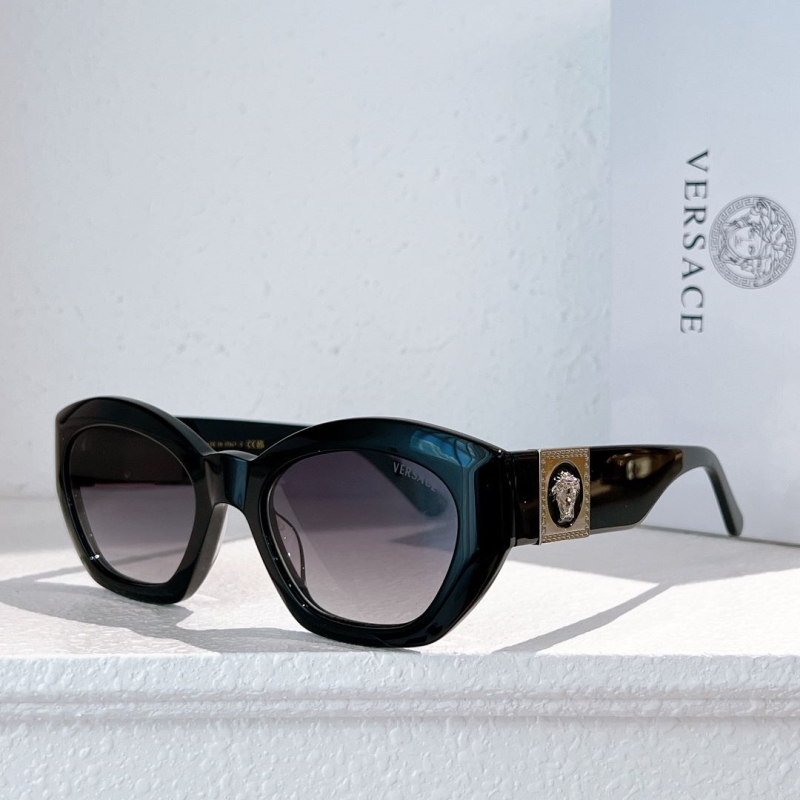 VERSACE