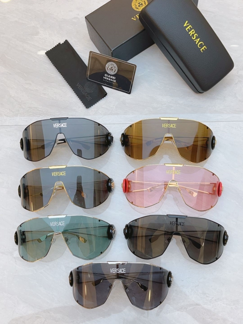VERSACE