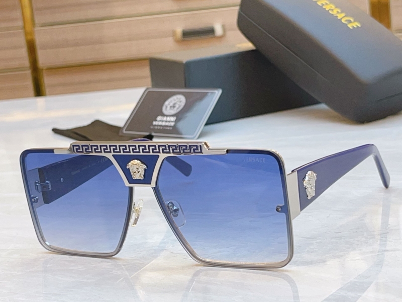 VERSACE