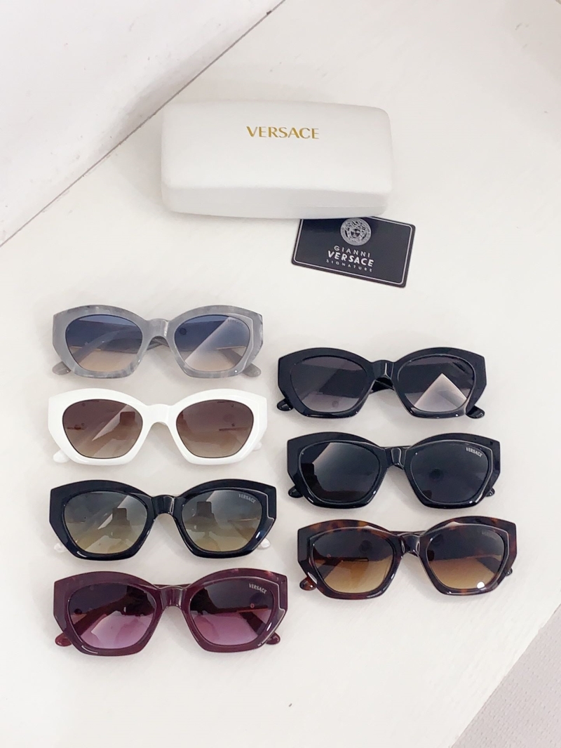 VERSACE