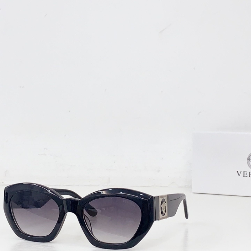 VERSACE